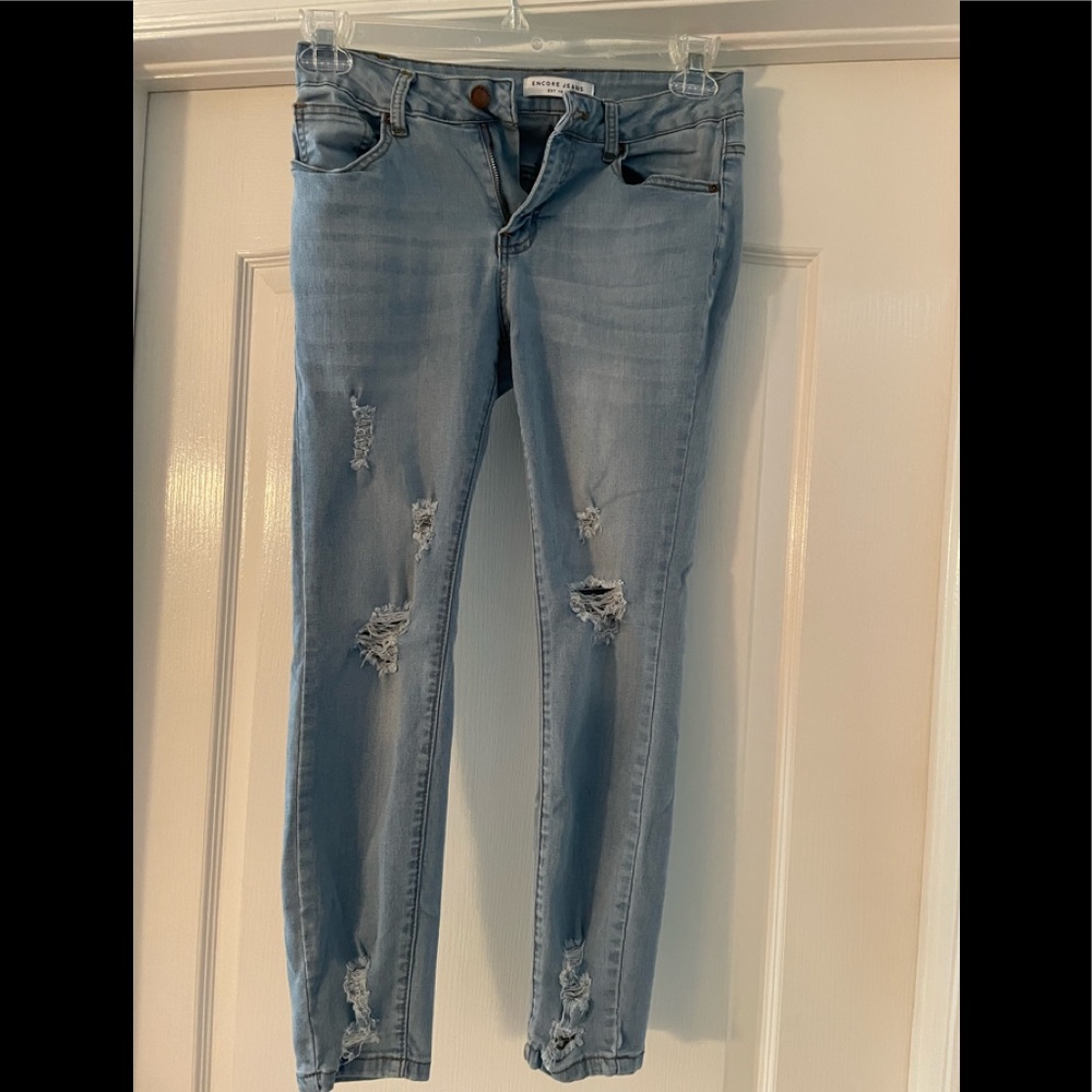 Encore Distressed Jeans Size 7